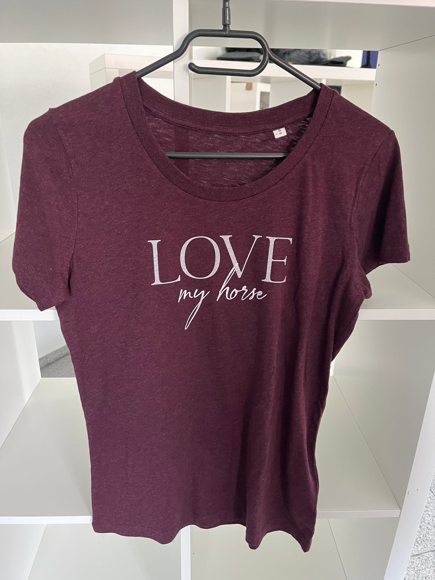 Damen-Shirt "Love my horse" Aubergine