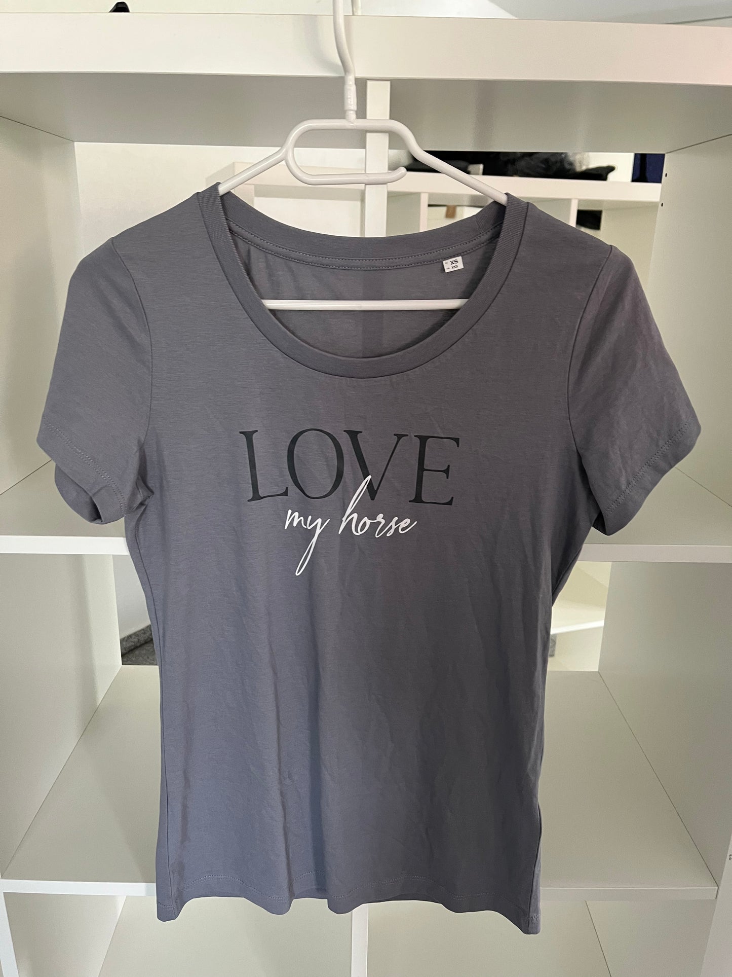 Damen-Shirt „Love my Horse“ Lavagrau
