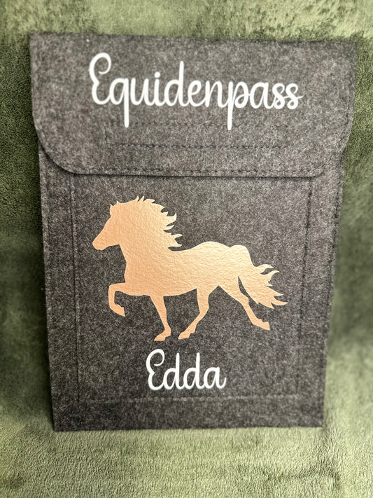 Equidenpasshülle "Edda" Grau mit Goldenem Druck