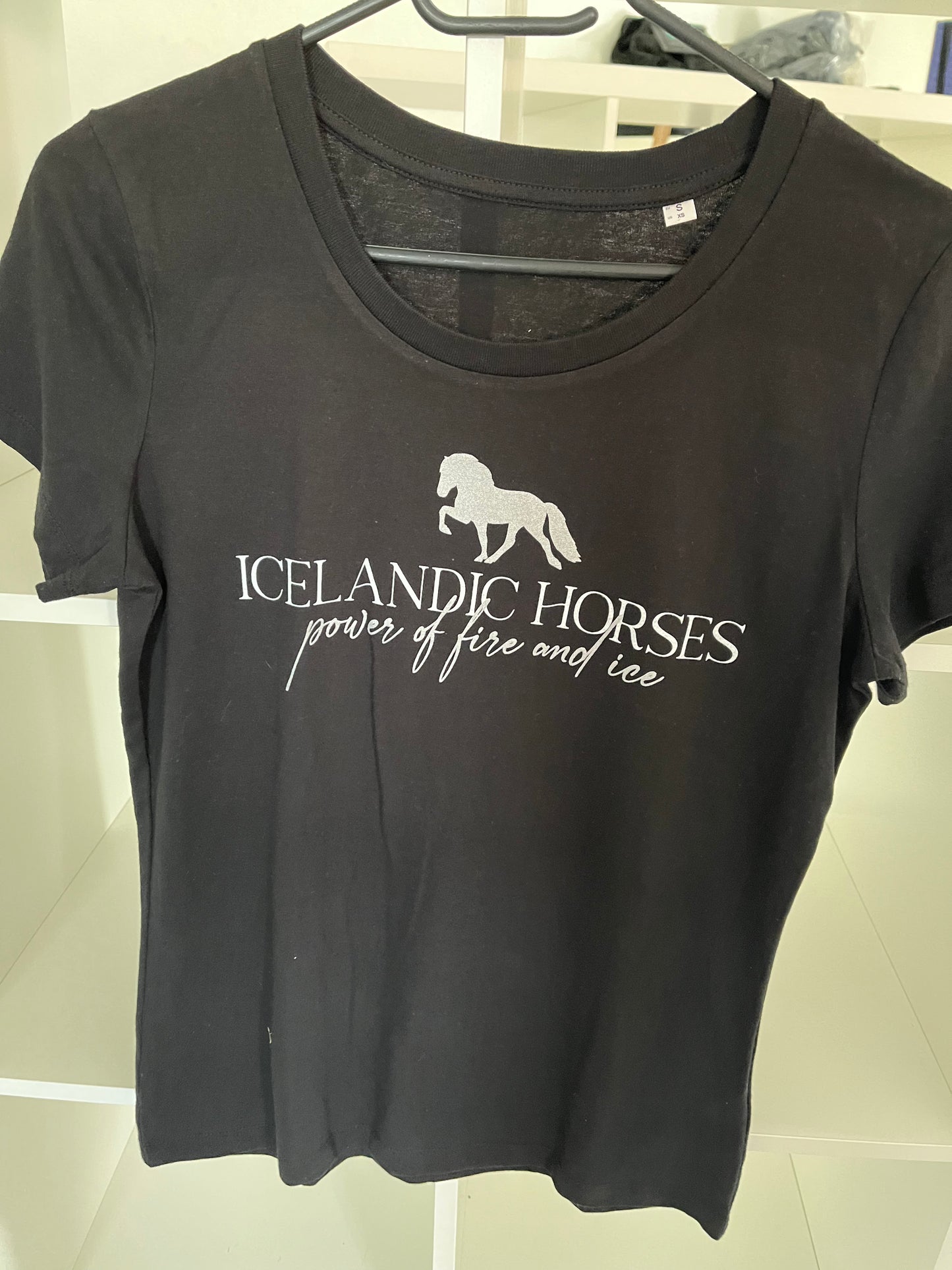 Damen-Shirt "Icelandic Horses" schwarz